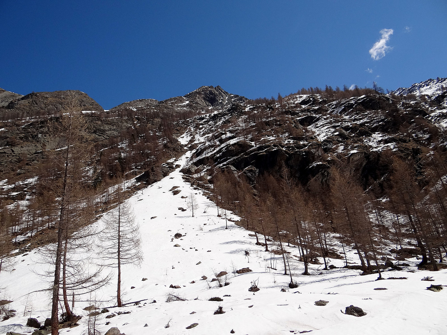 Le couloir d'accès à la combe de la Valletta