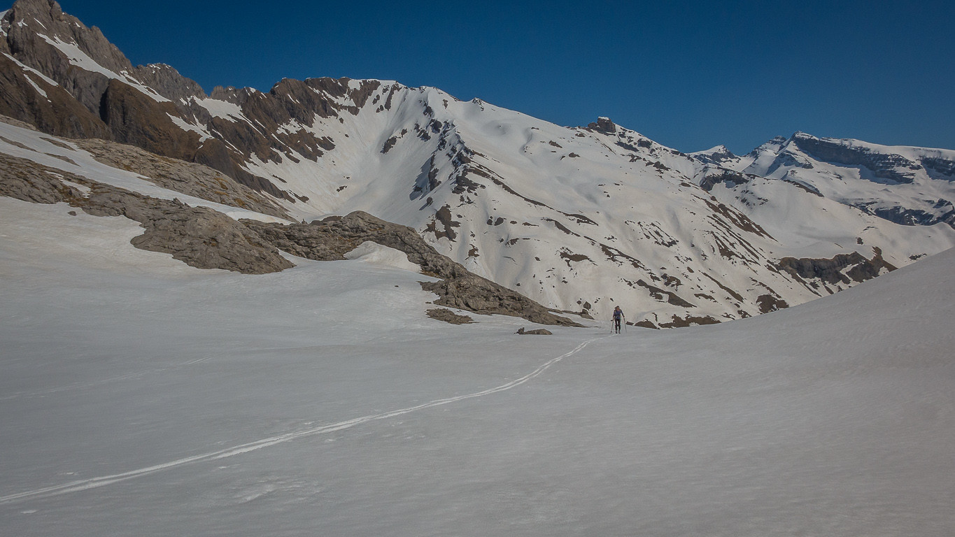 Magnifique dent de Barme, taillée pour le ski.