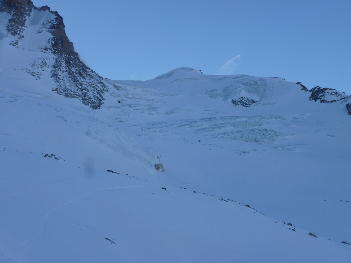 gros plan sur la montée par le glacier de Laveciau