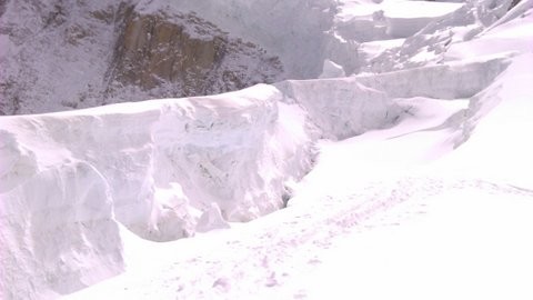 Crevasse dans laquelle est tombé mon ski
