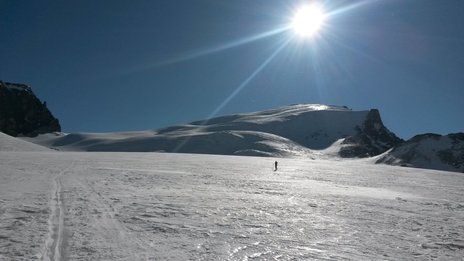 Dans la longue montee au col de Valpelline