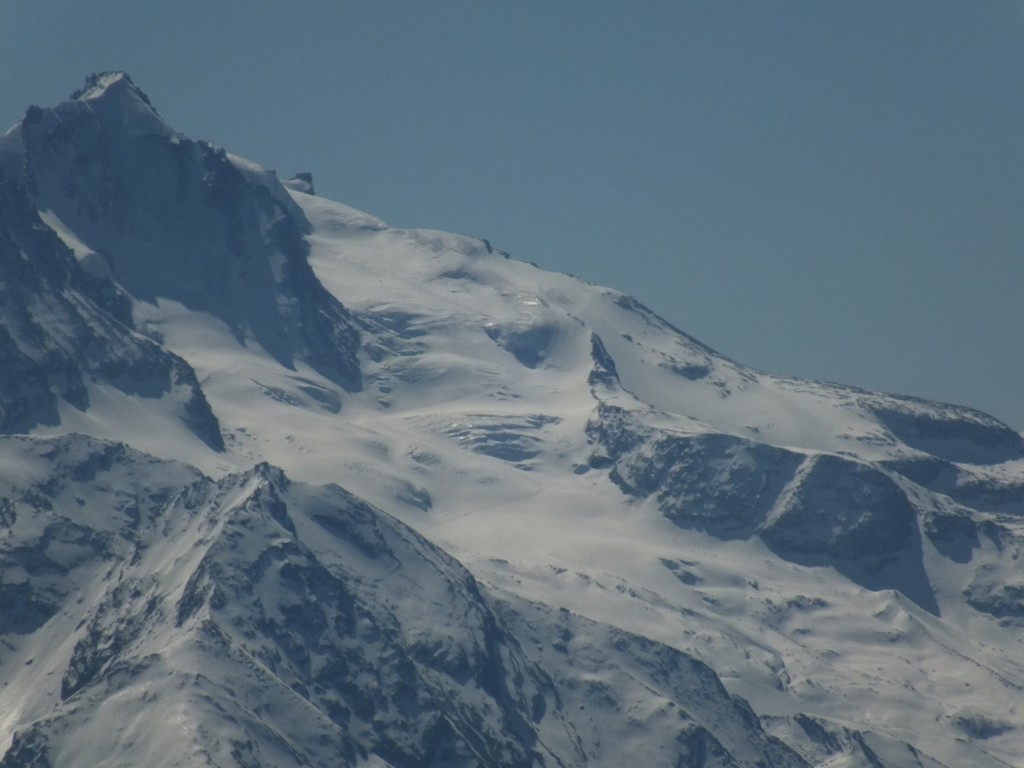 Tête des Fra, au loin le Grand Paradis est bien tracé