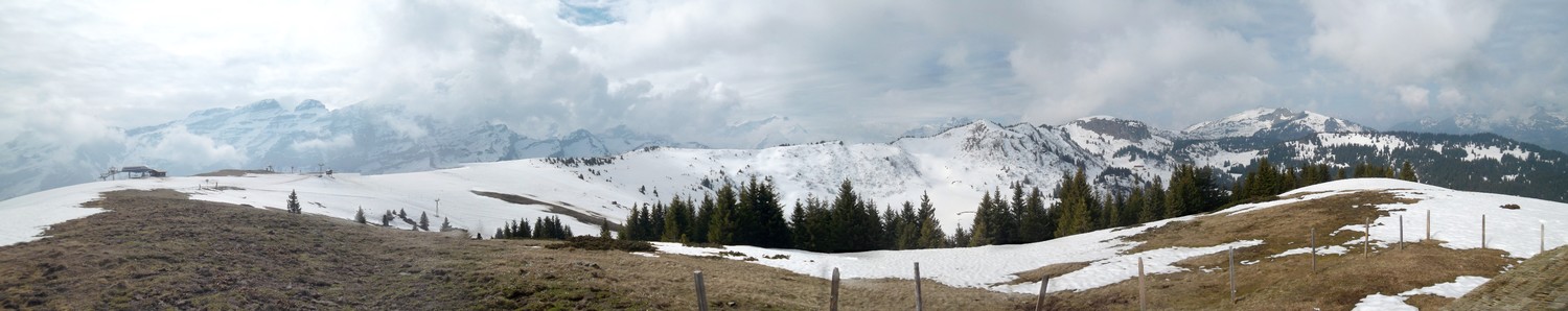 Vue d'ensemble de la crête depuis la Case de la Chaux
