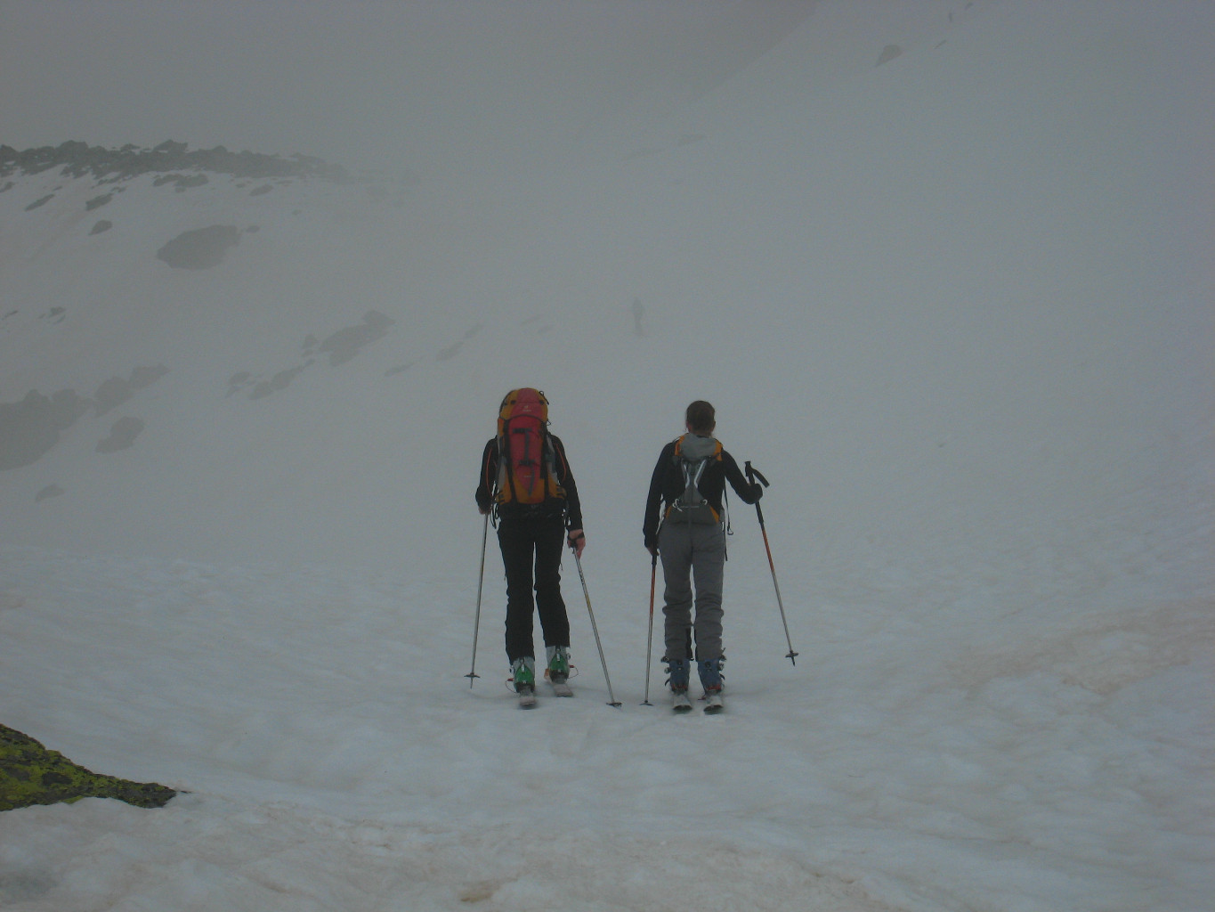 Sandrine et Agnès papotent et ratent le Col de l'Aigleton