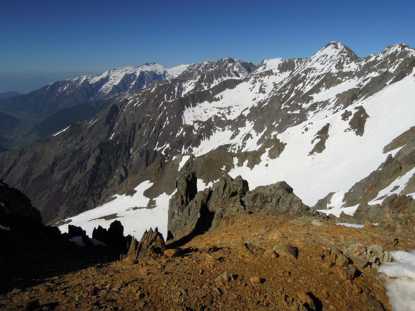 Du sommet, vue sur le Taillefer, la Rosière...