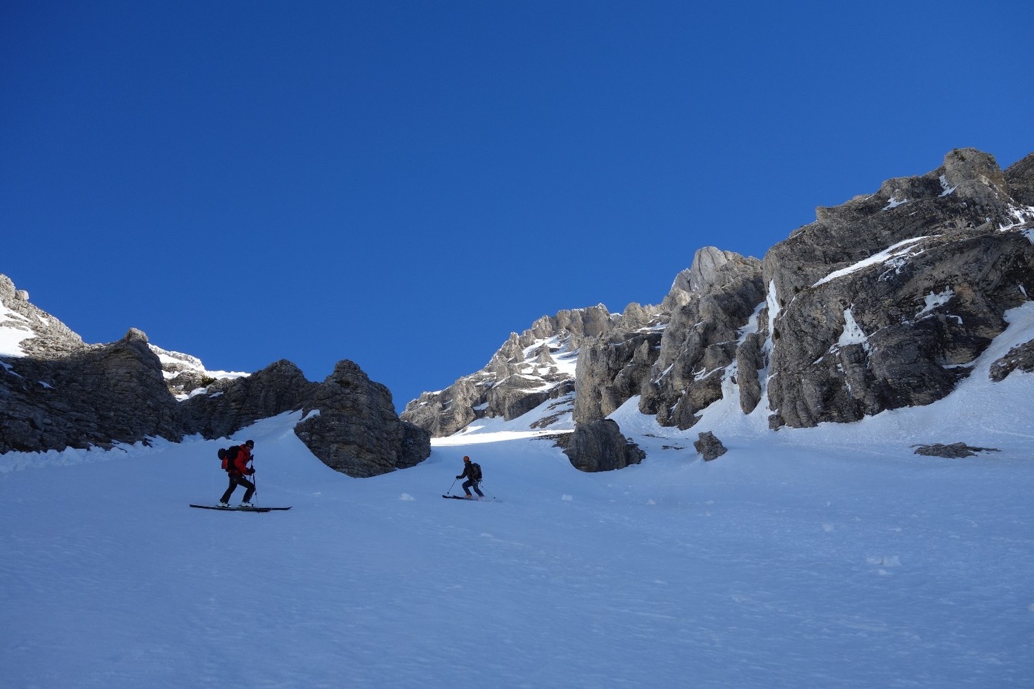 En dessous de l'étroiture de la combe d'Aurouze