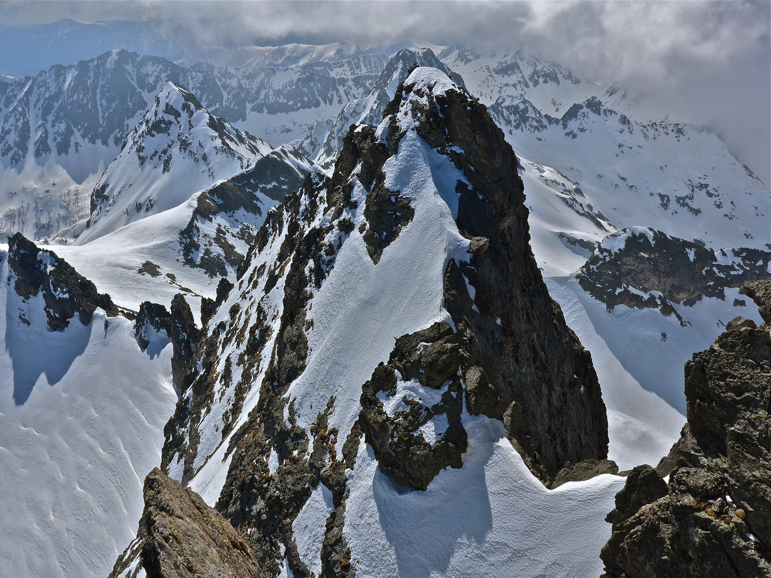 Pte Asquasciati vue de la cime homonyme.