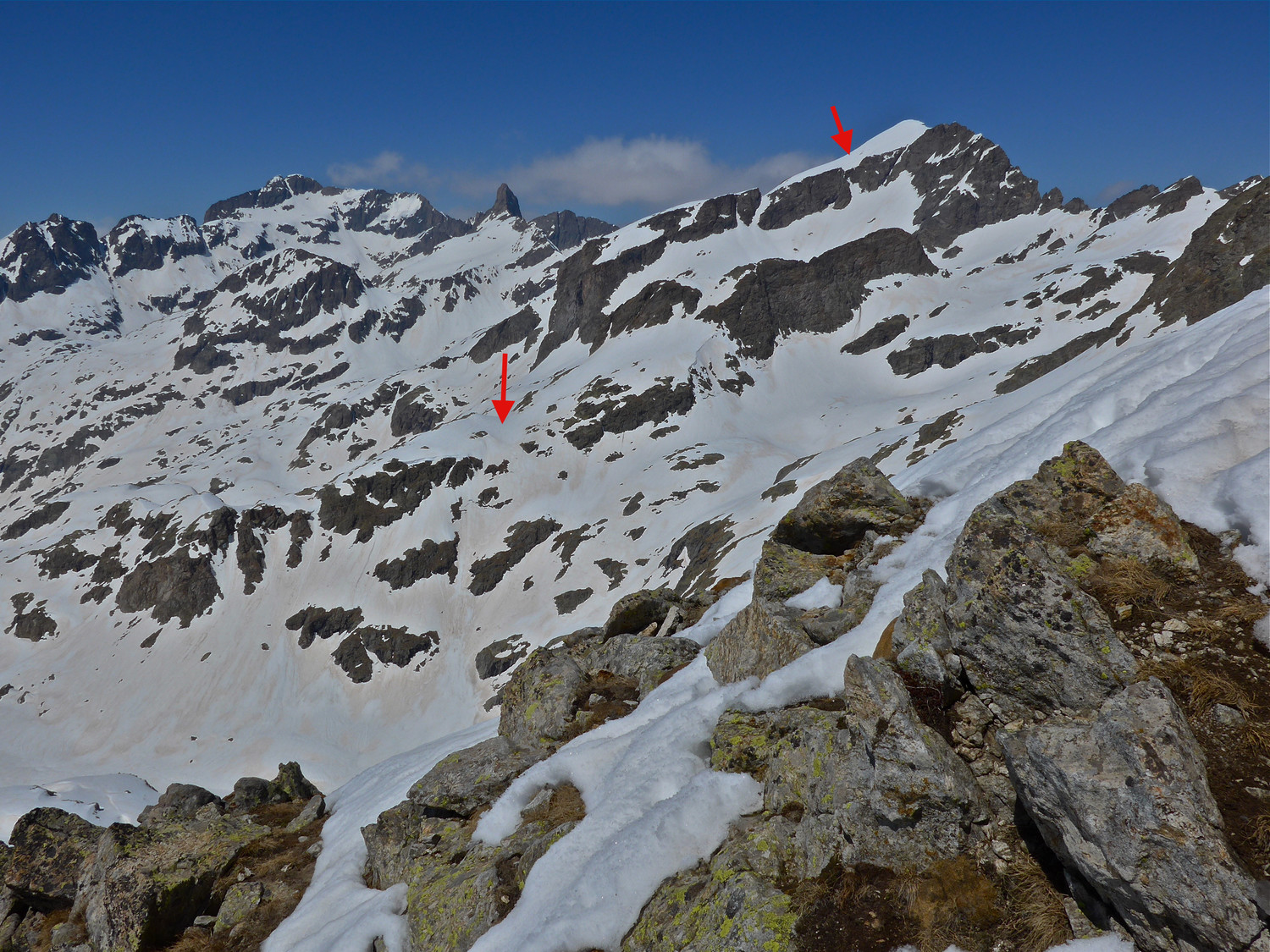 Ma descente et nos trois sommets S de plus de 3000m, vue de Montolivo S.