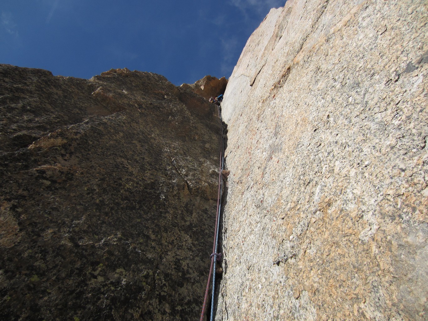 Le superbe dièdre en 6b+ de L4
