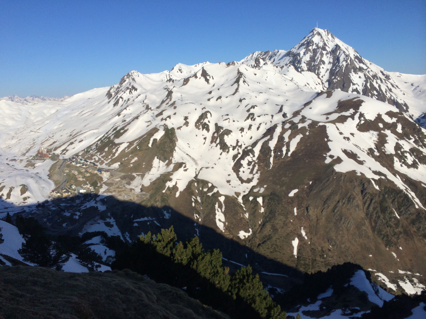 Vue vers la mongie et le pic