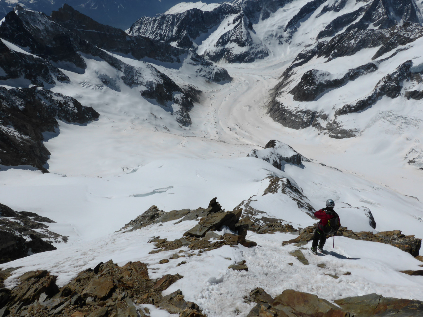 Dans la descente de l'arête SW