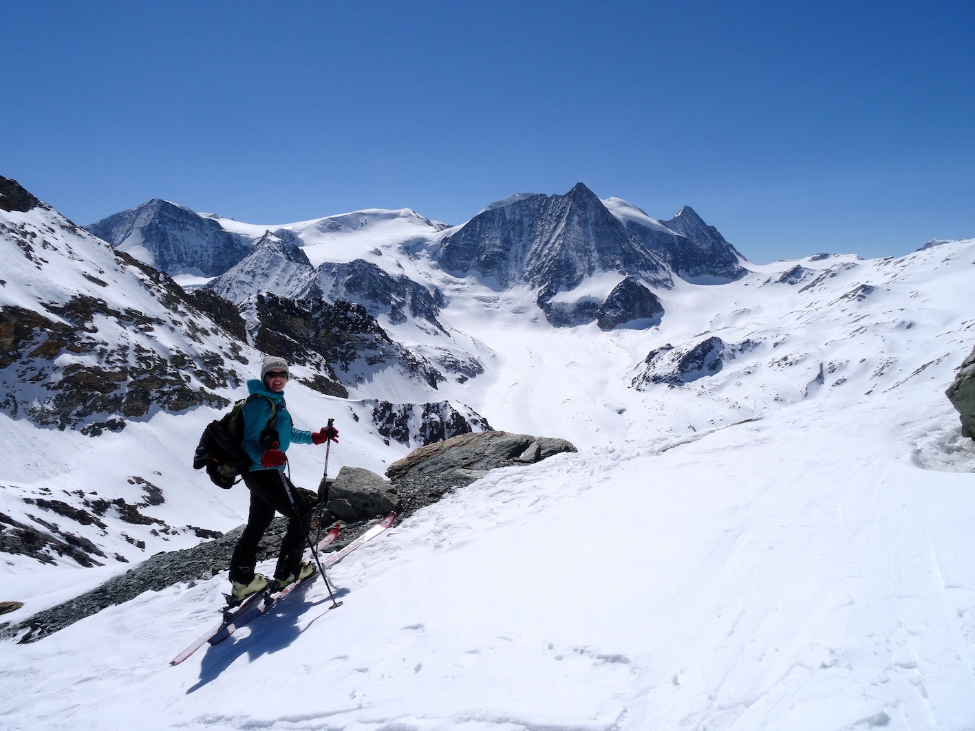 Sur la crête, en-dessus du col
