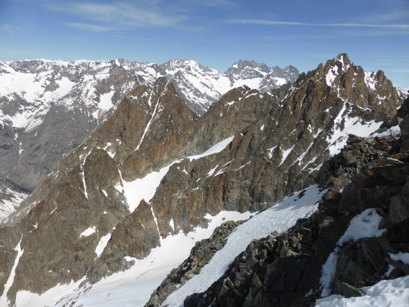 Une autre belle ligne que celle du couloir S de la Grande Aiguille de la Bérarde...