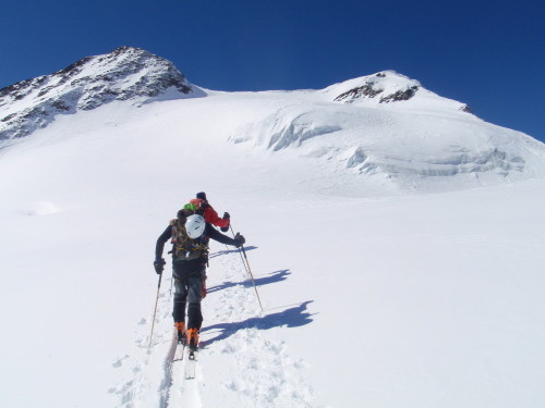 La cima alla destra