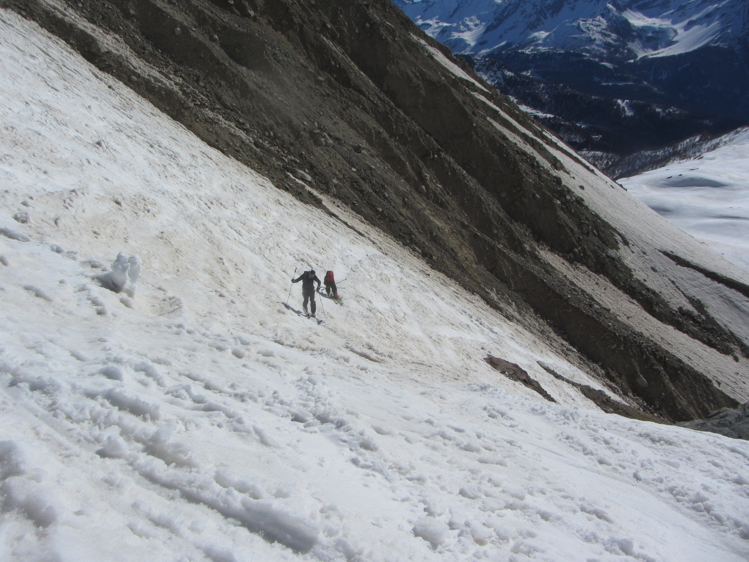 Appena fuori dal passaggio chiave della morena salendo al Piz Varuna.
