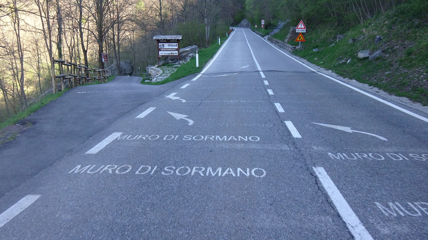 Si gira per il Muro a sinistra