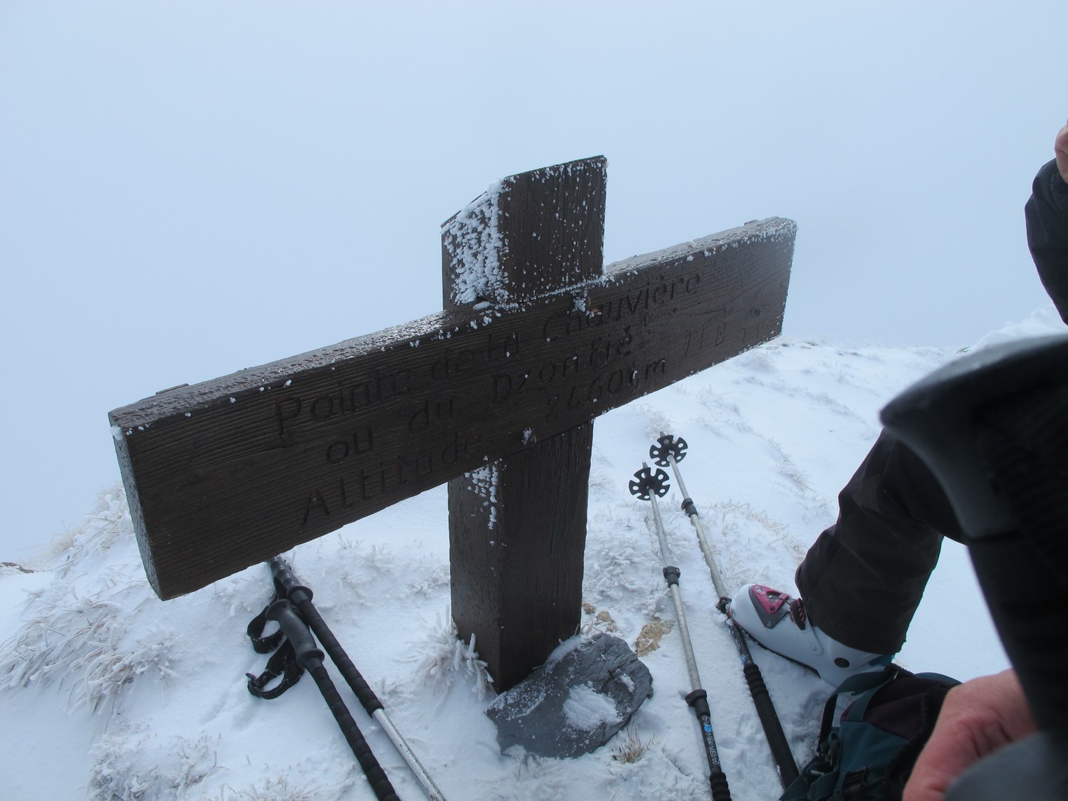 Au sommet de la pointe de Dzonfie