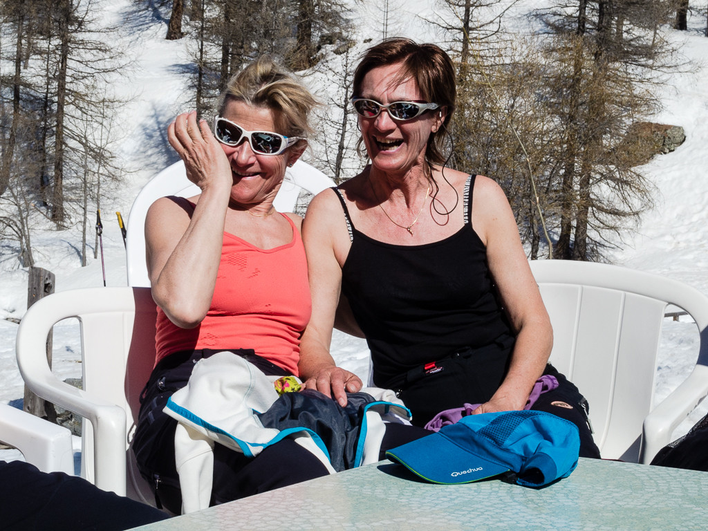 Les 2 nanas aus soleil... Anne et Christiane