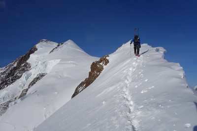 Arête de l'Aletschjoch. Arête de l'Aletschjoch.