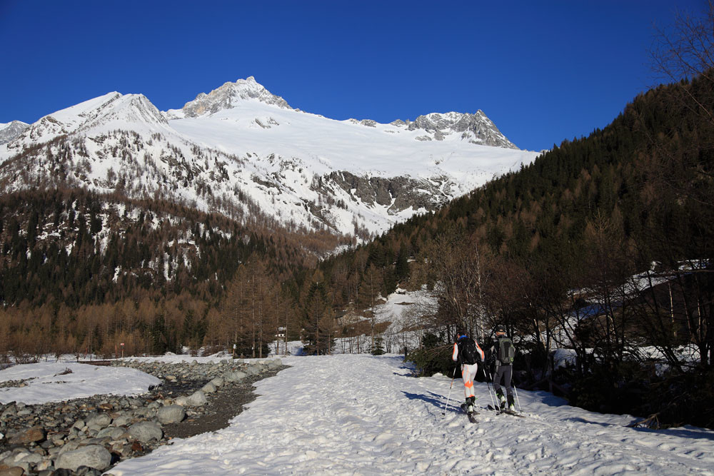Partenza da Chiareggio col Vazzeda