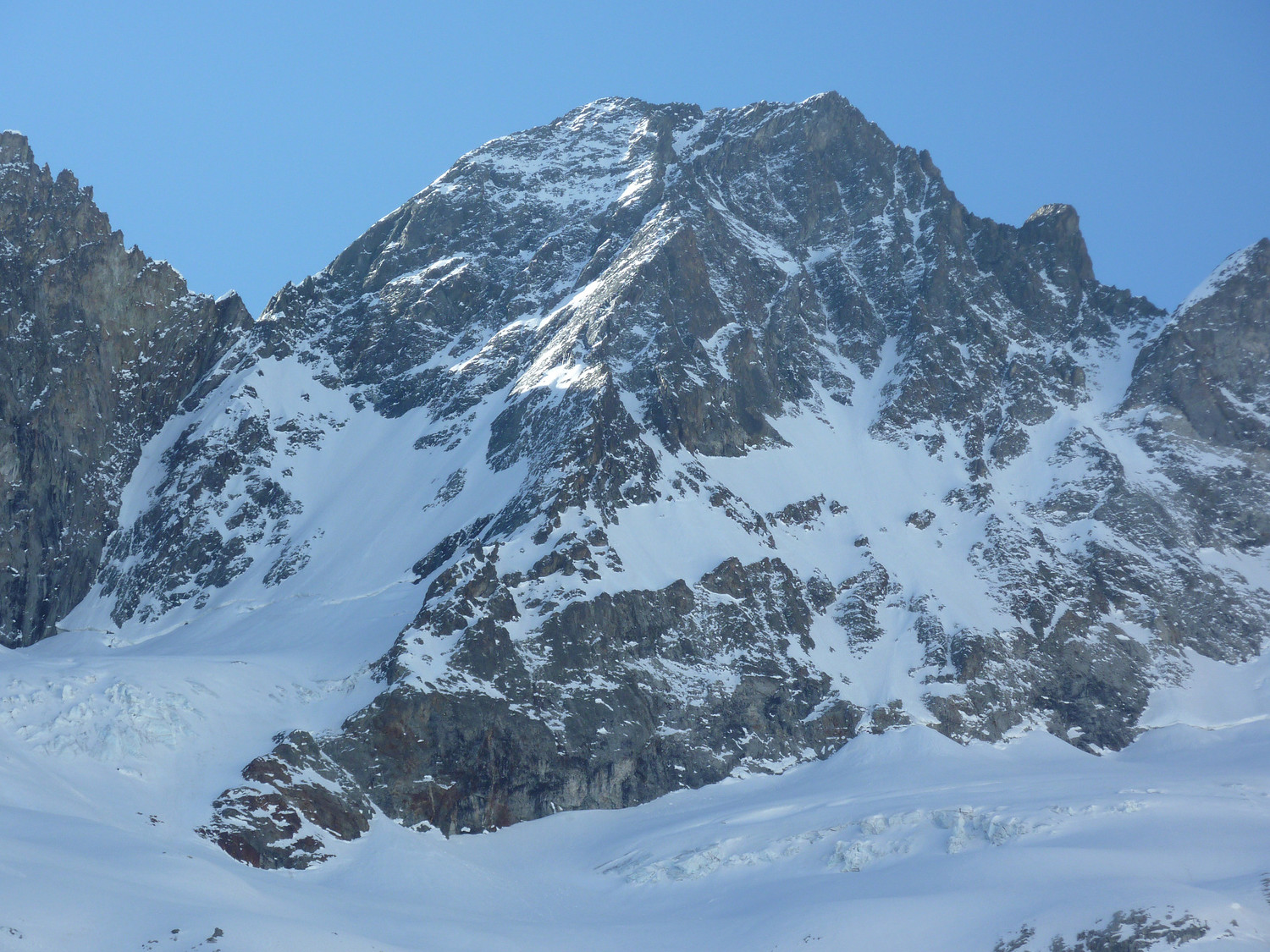 Aiguille des Arias : Faces N et NW