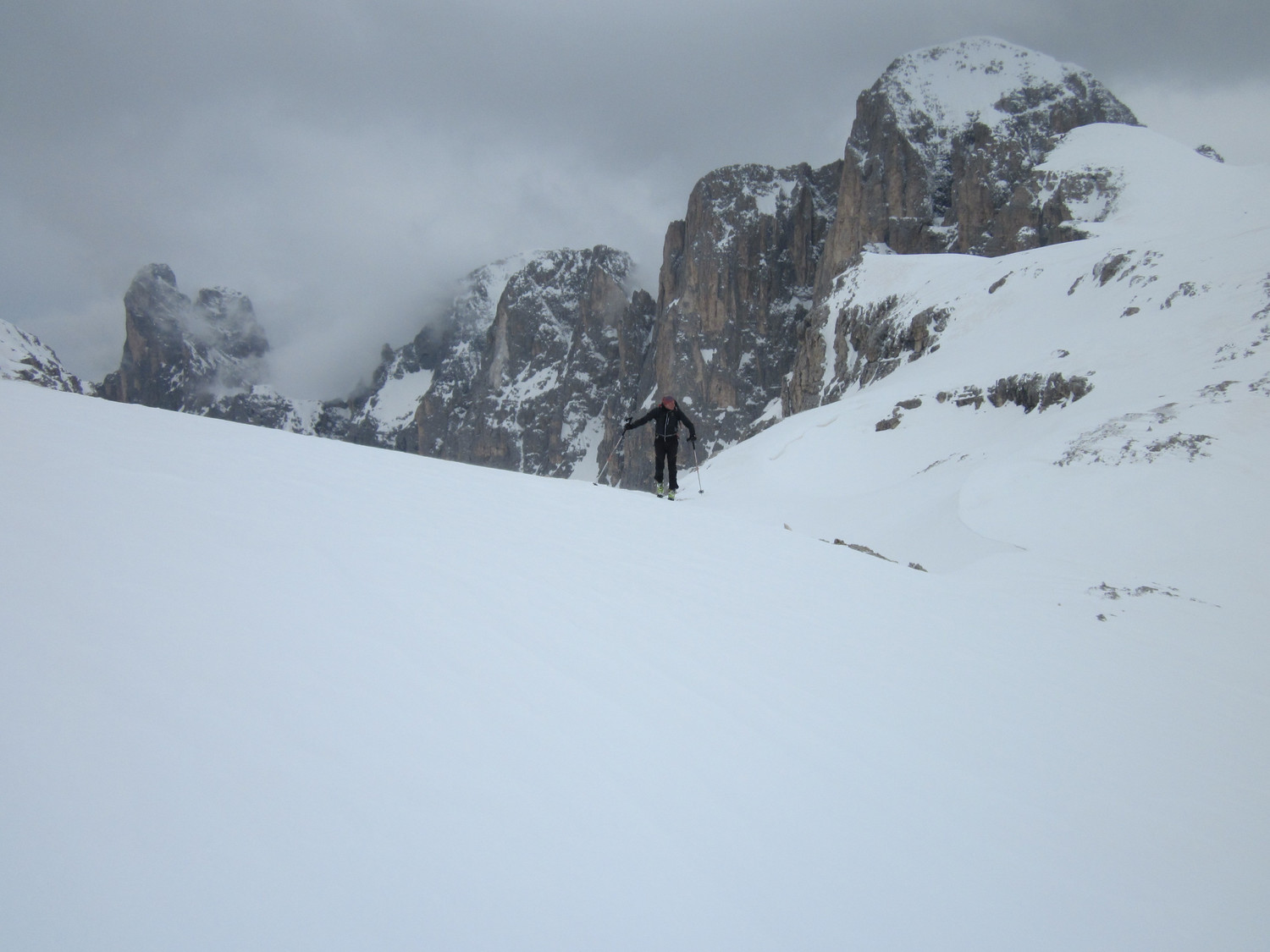 Marco con Sass Maor e Pala di San Martino
