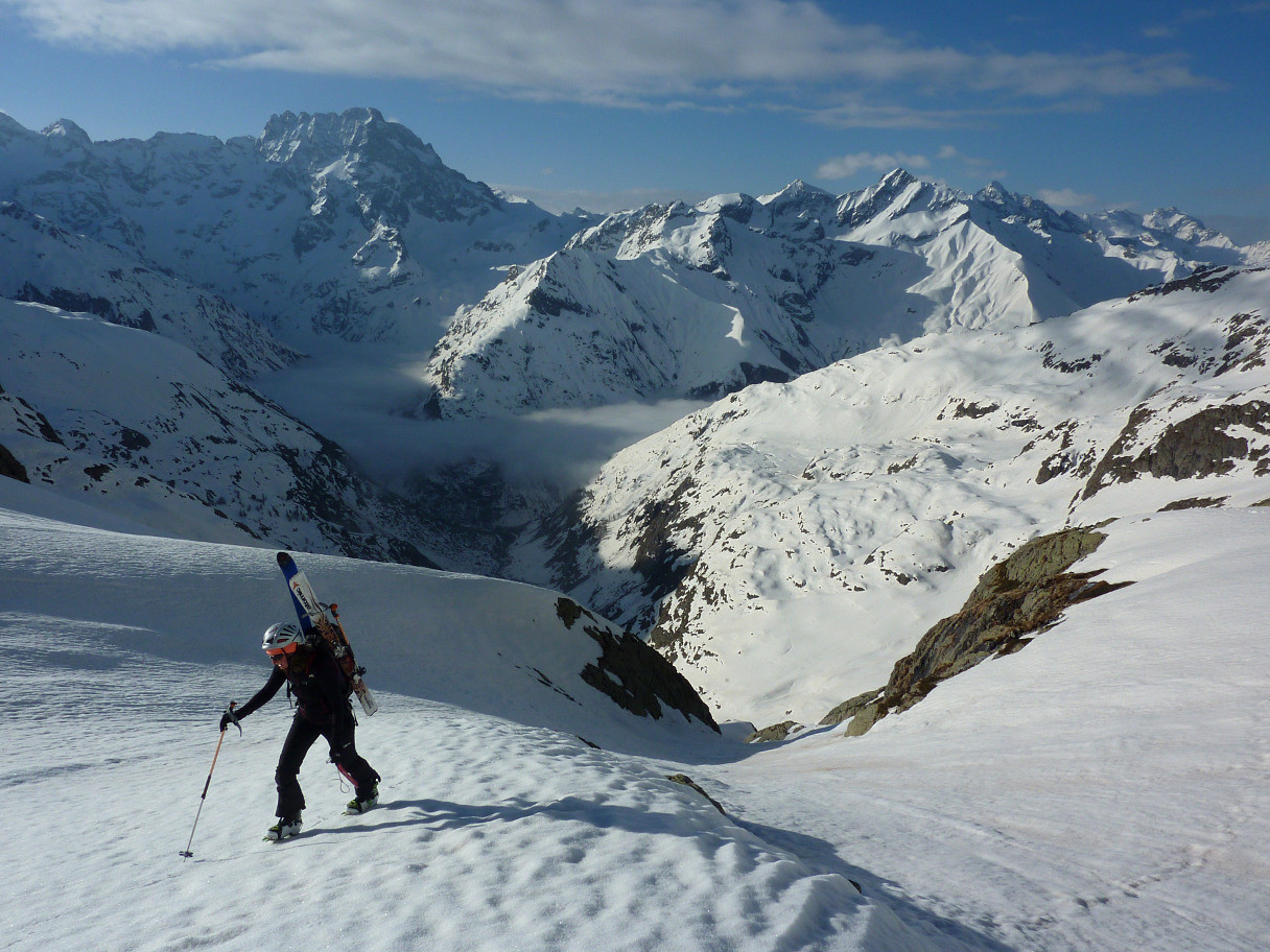 Vers 2450m, devant le Sirac