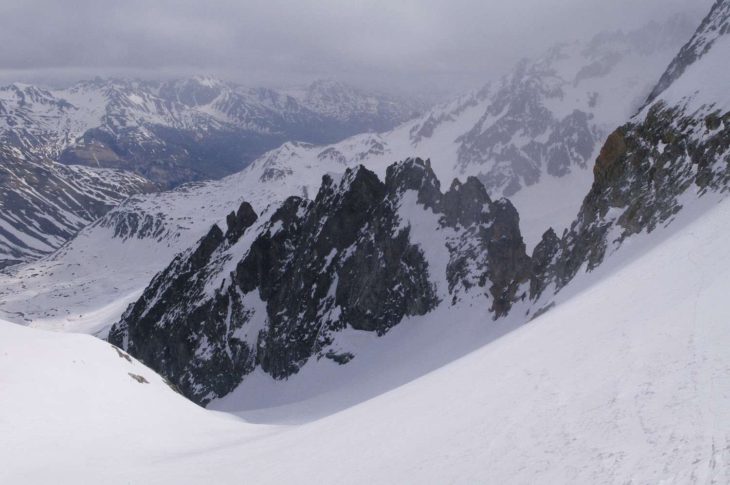 Vue sur le haut de la combe depuis le col