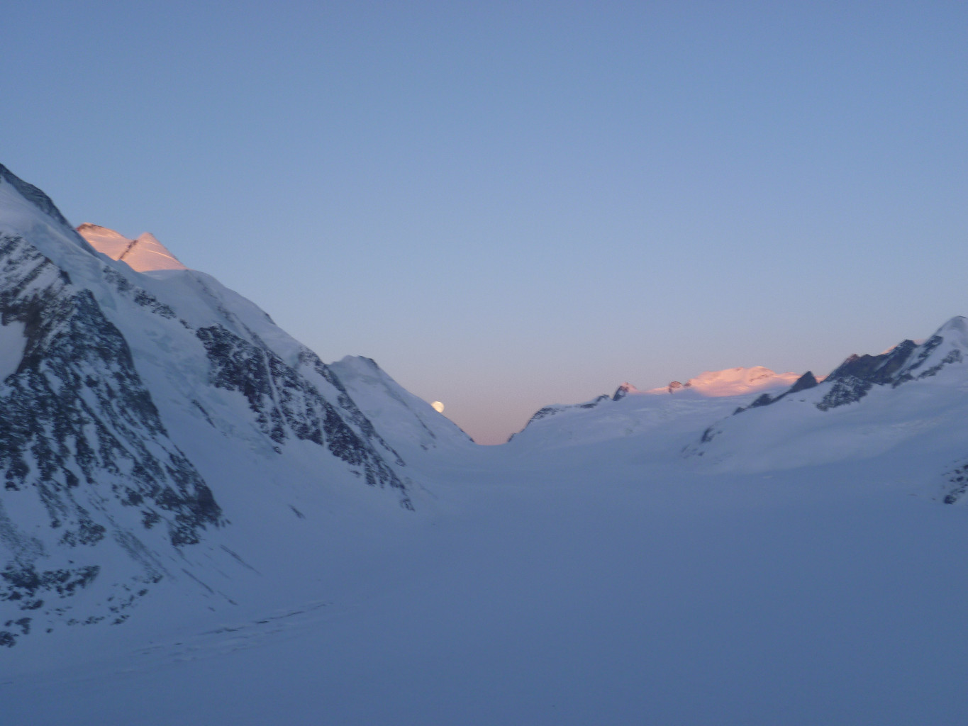 Couché de lune sur le Lötschenlücke