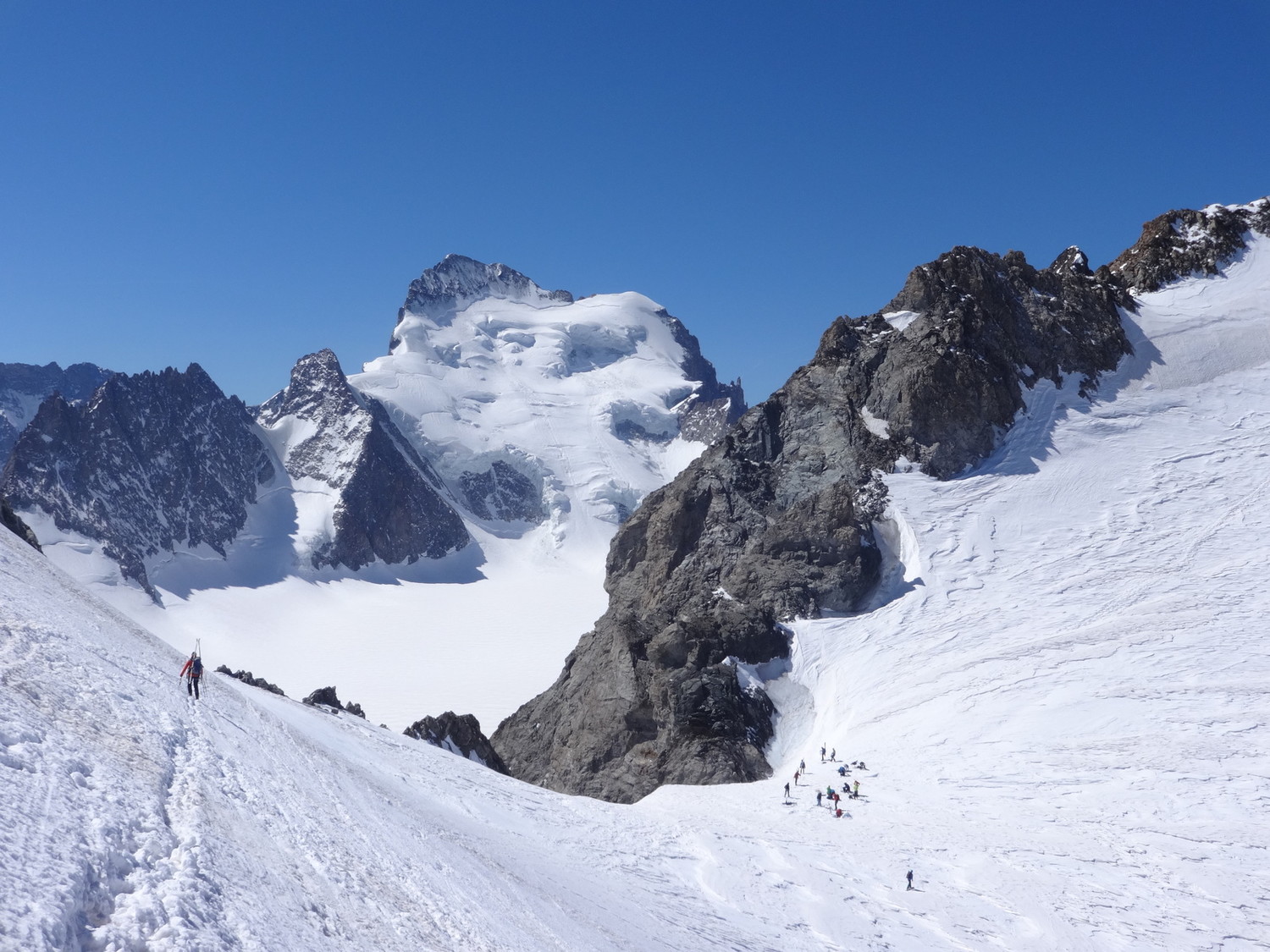 J4 - col Emile Pic (avec la Barre des Ecrins en arrière plan)