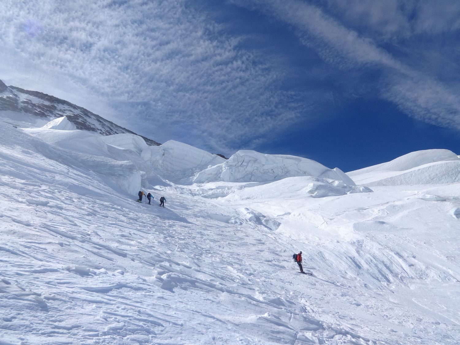 J5 - descente ambiance du Dôme des Ecrins avec les séracs