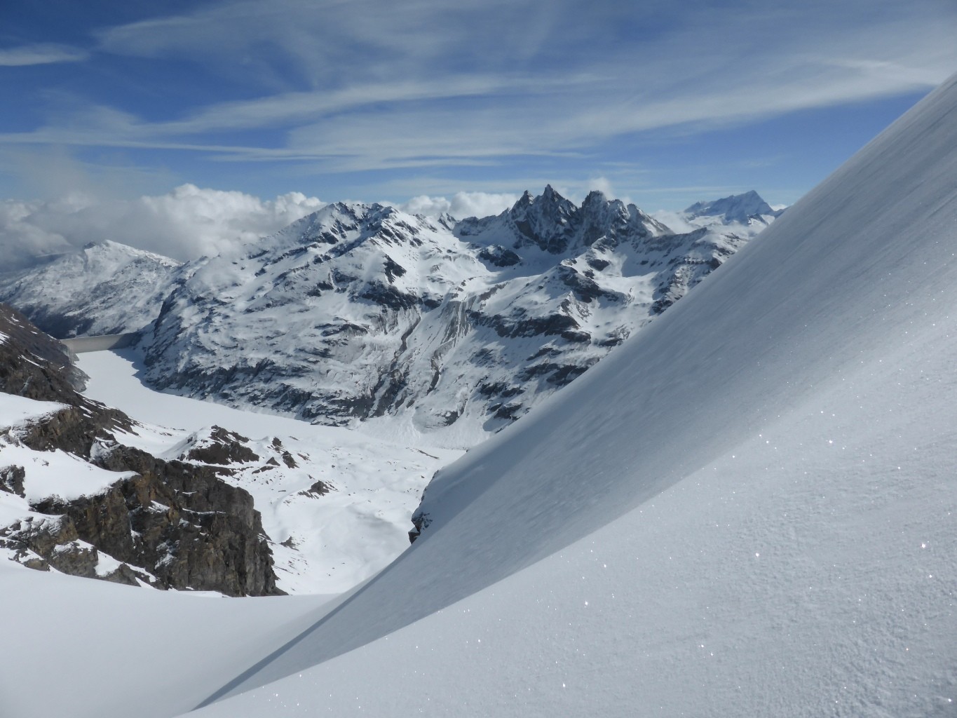 Barrage de la Grande Dixence et Aiguilles Rouges