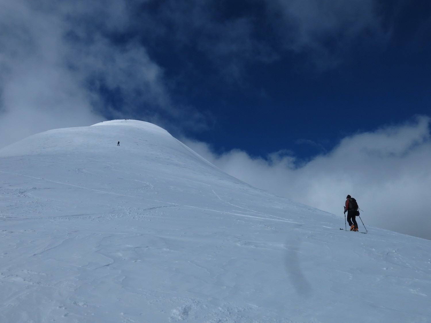 La descente par cette croupe