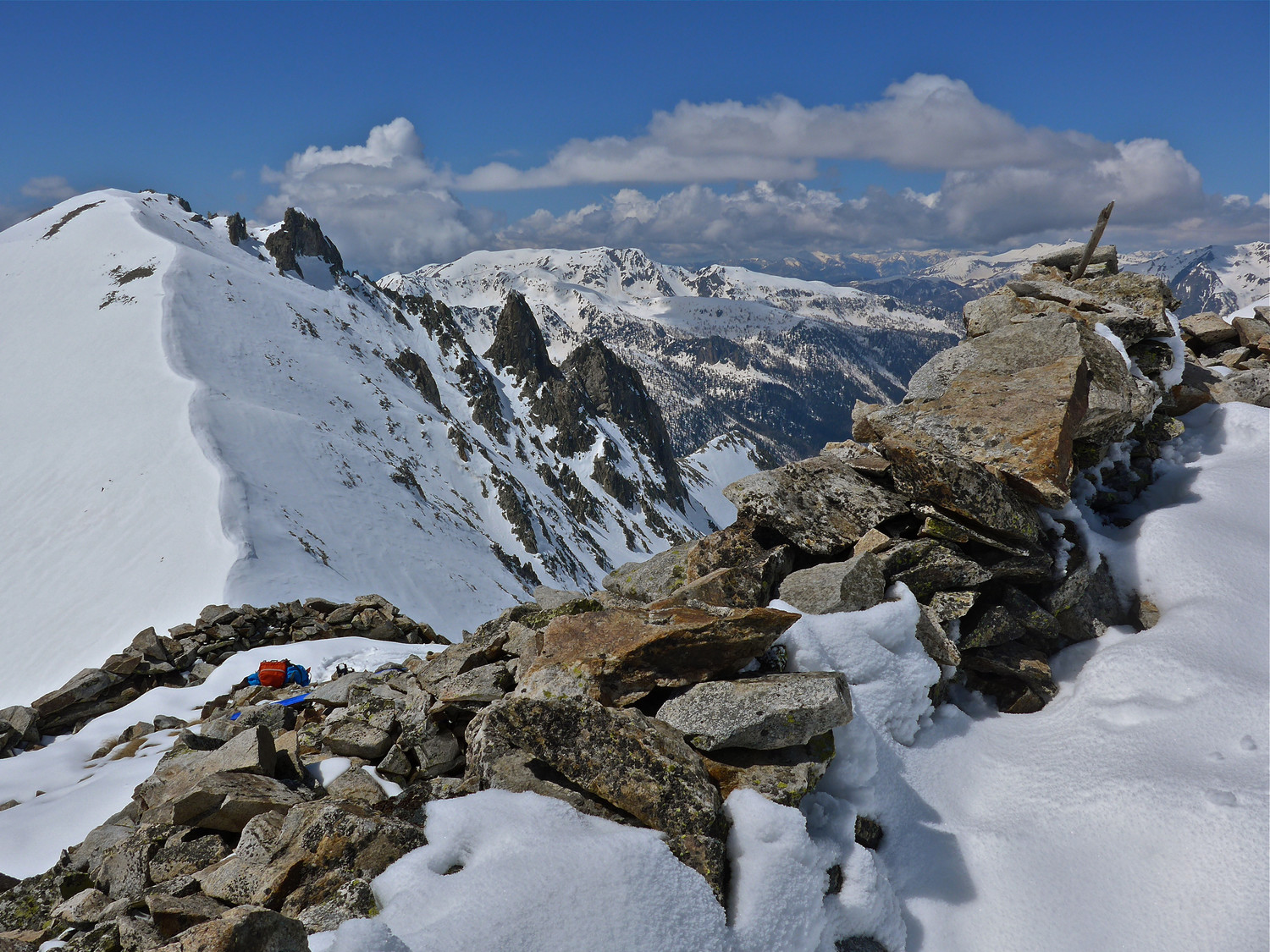 Cime de Rogué vue de la Cime de Pagari de Salèse.