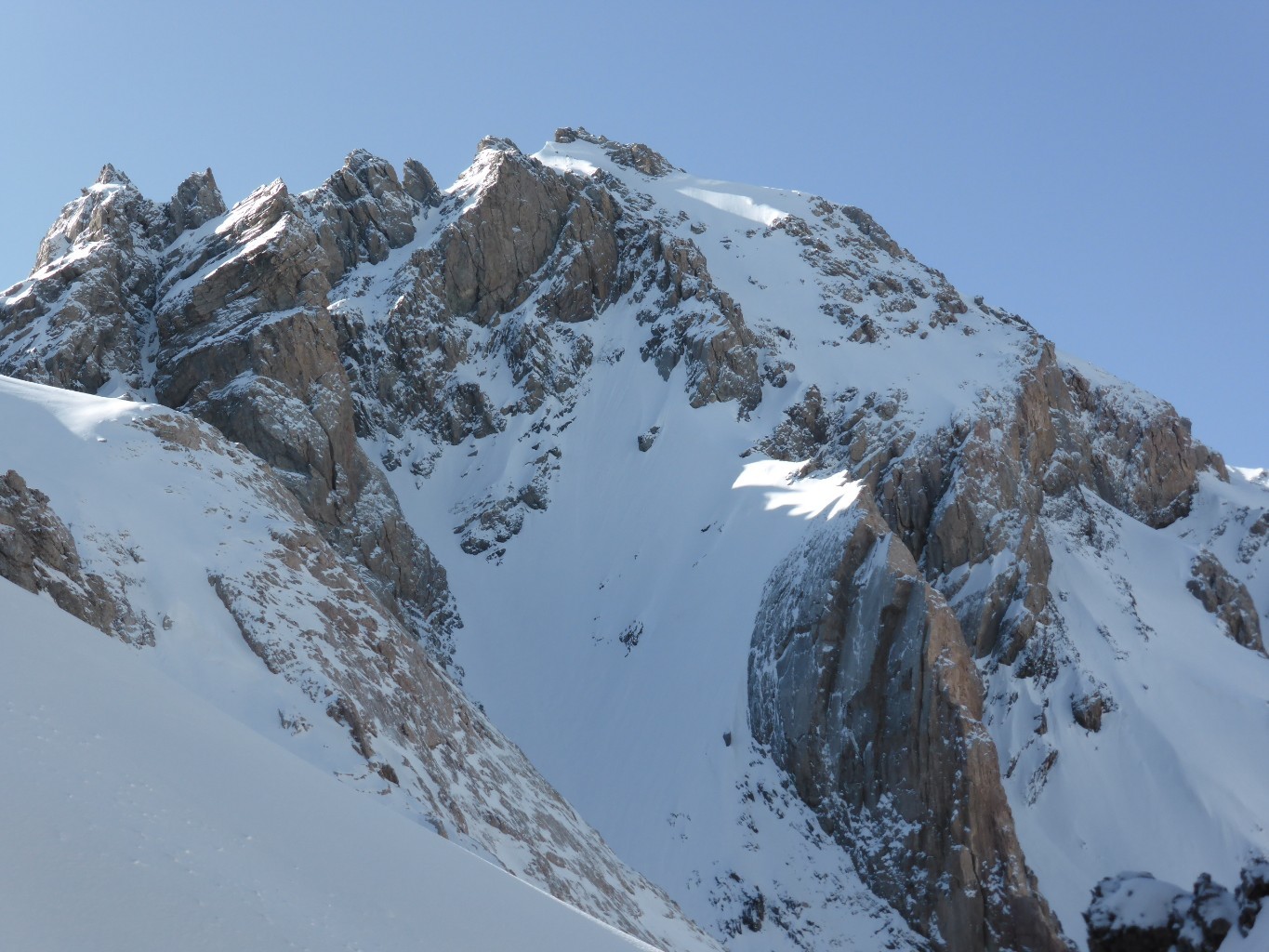 Le couloir NW se dévoile, magnifique!