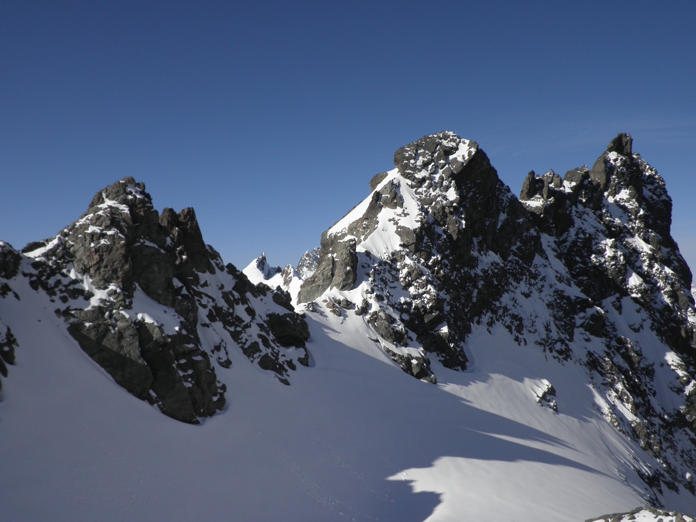 l'arête dans sa première partie