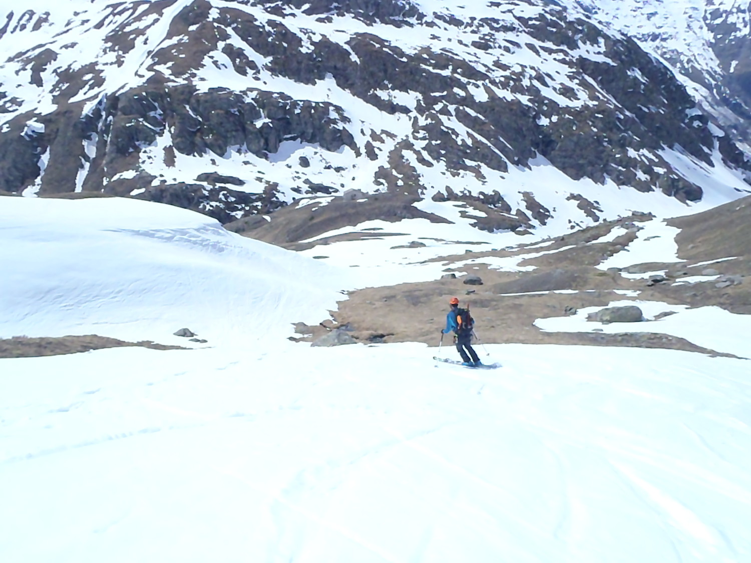 çà rentre au refuge en ski, mais il faut louvoyer... et çà va pas durer!