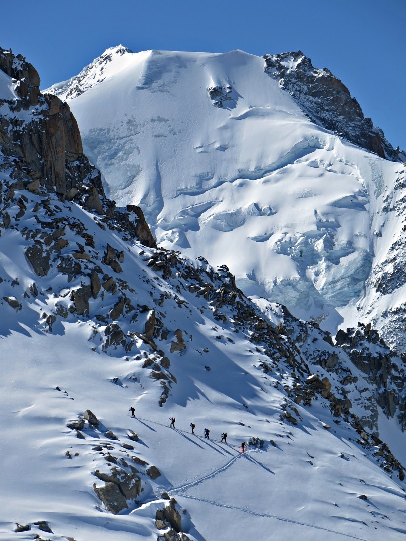 une cordée monte à la Petite Fourche