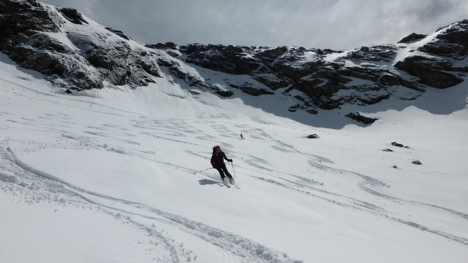 Bonne poudre sur le bas de la face