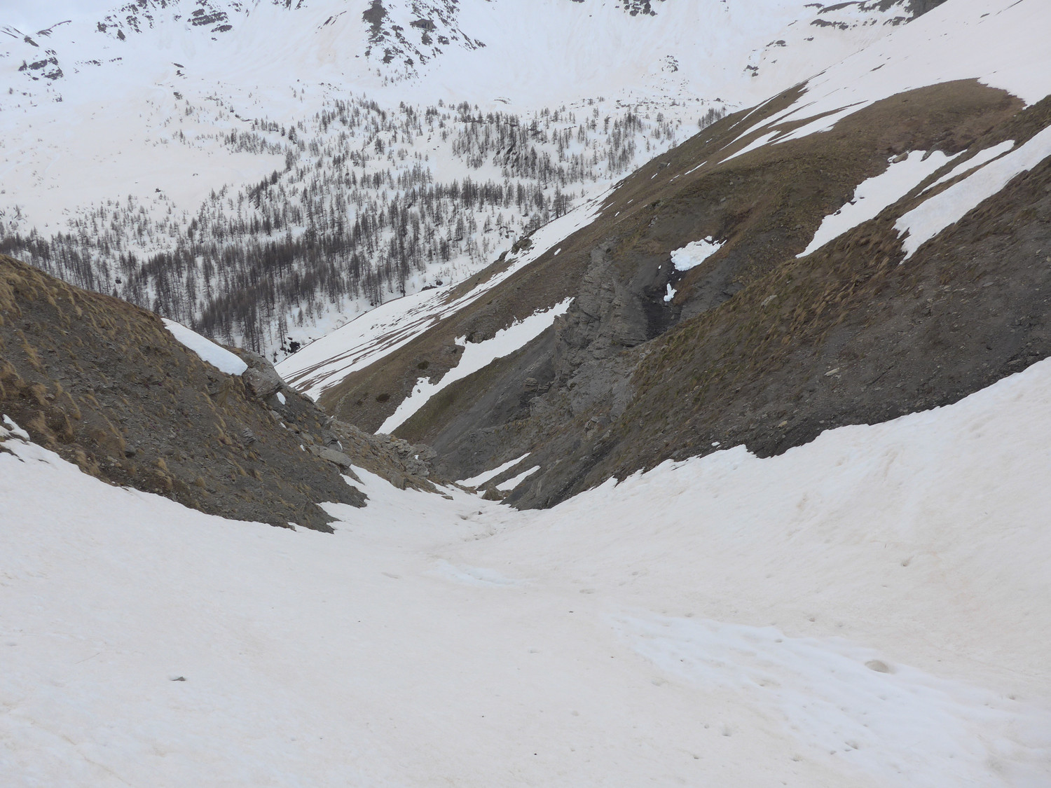 Le petit couloir est superbe mais manque de neige sur le bas.