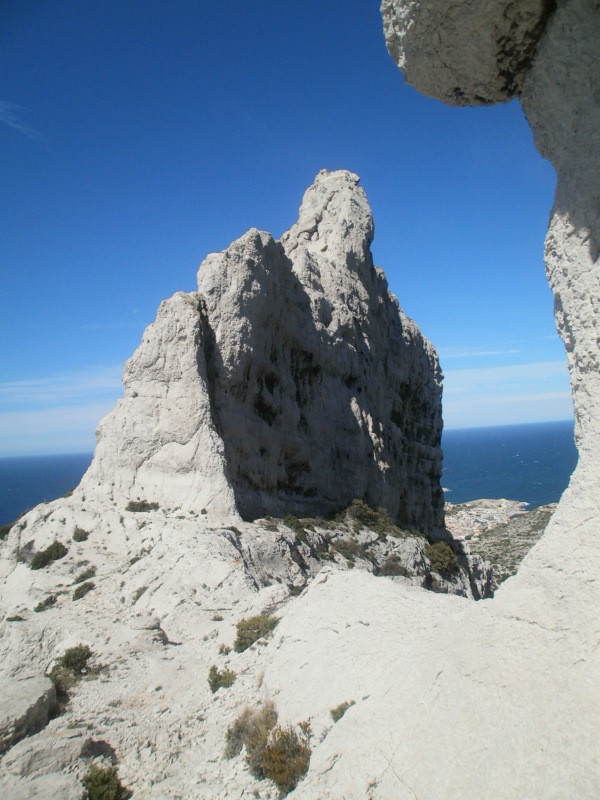 Rocher des Goudes vu du départ des Lames