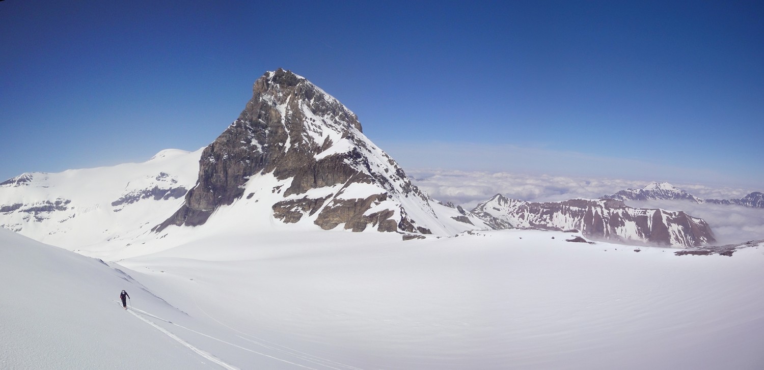 Montée au Steghorn devant le Grossstrubel