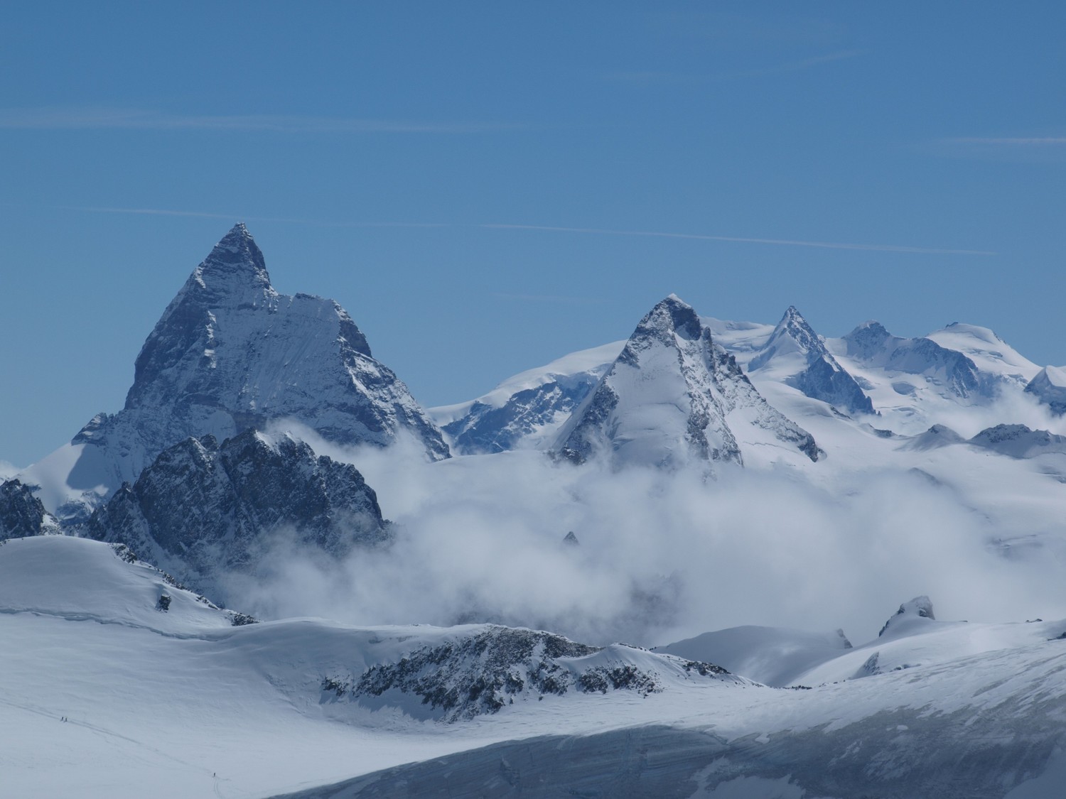 Cervin, Dent d'Hérens, massif du Mont Rose.