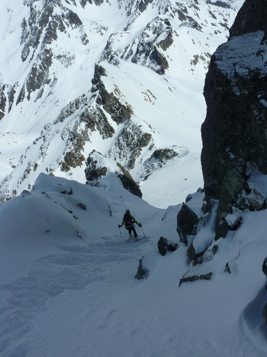 LE couloir est étroit sur le haut