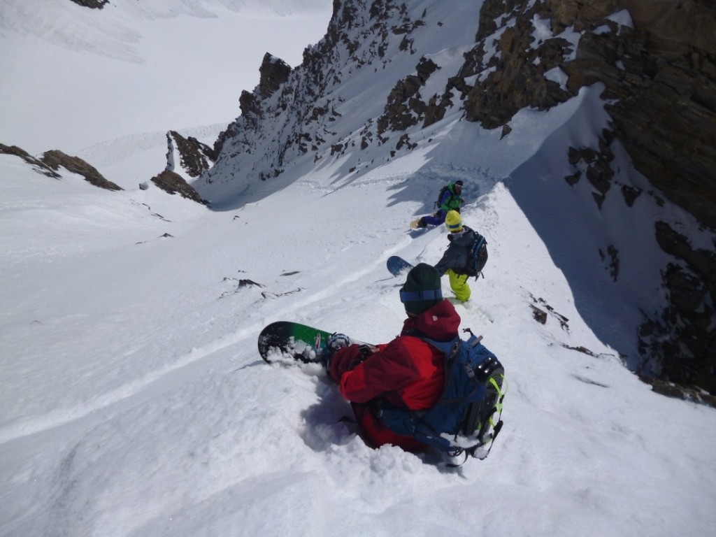 Concertation entre snowboarders