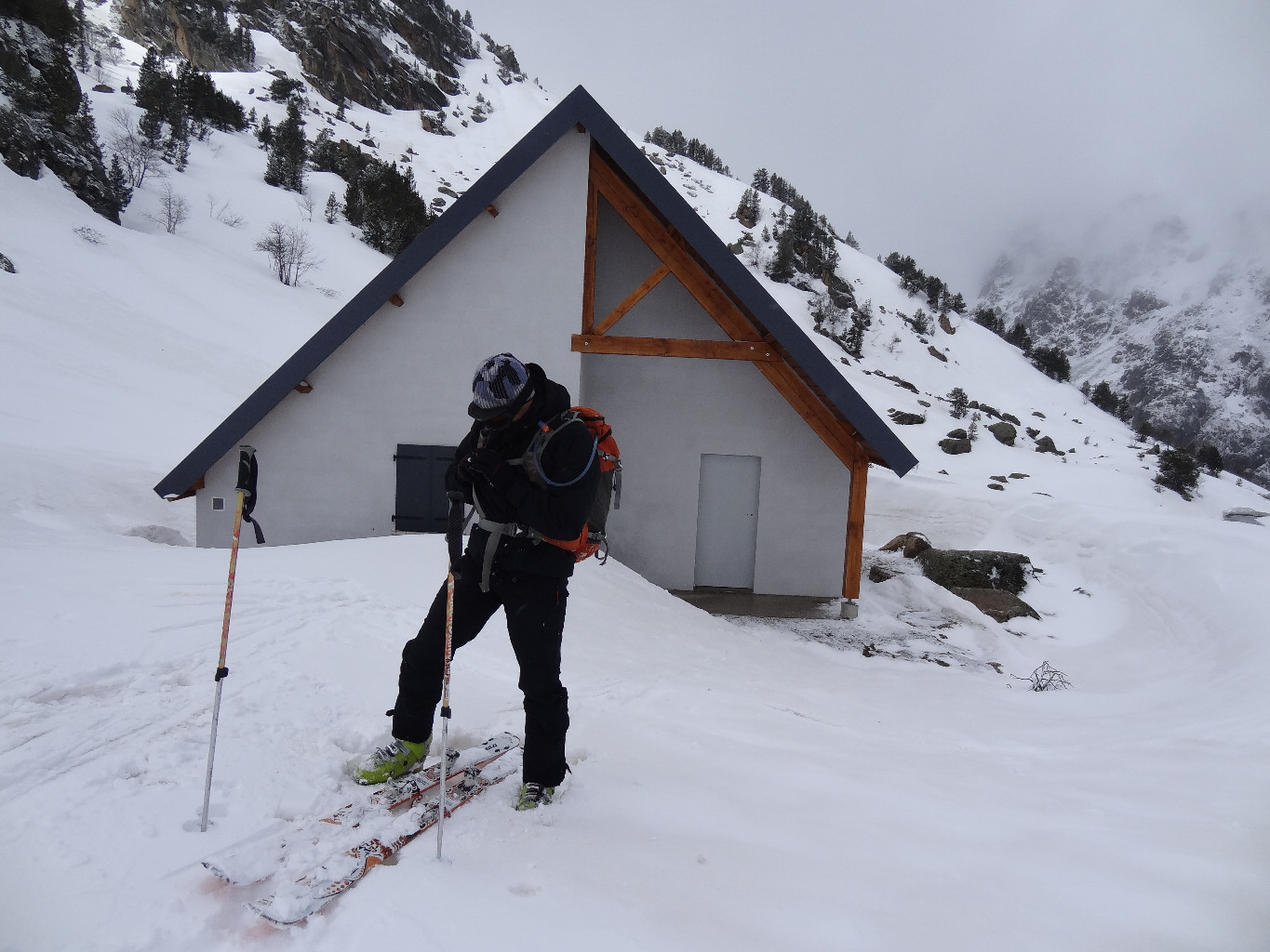 Cette cabane , a l'ombre, laide, efficace ? durable ?
