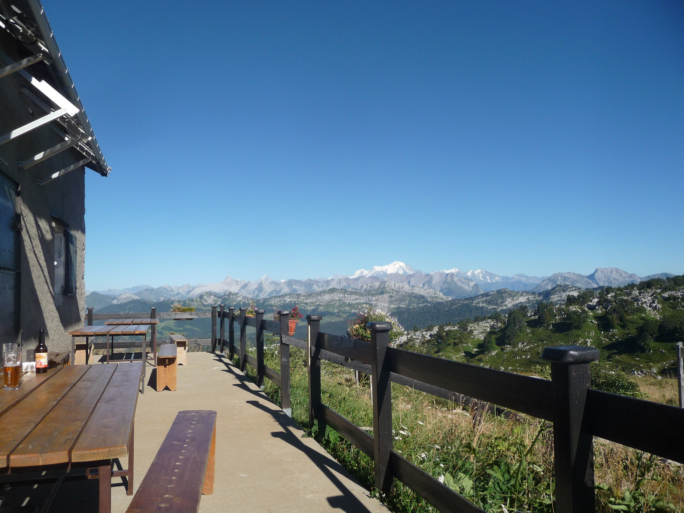 Terrasse du refuge, vue imprenable
