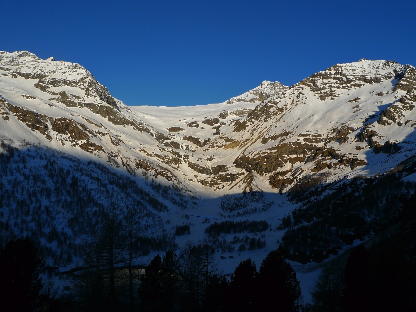L'itinerario di salita dall'Alpe Grum