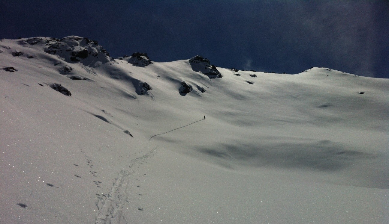 Montée par le versant SW