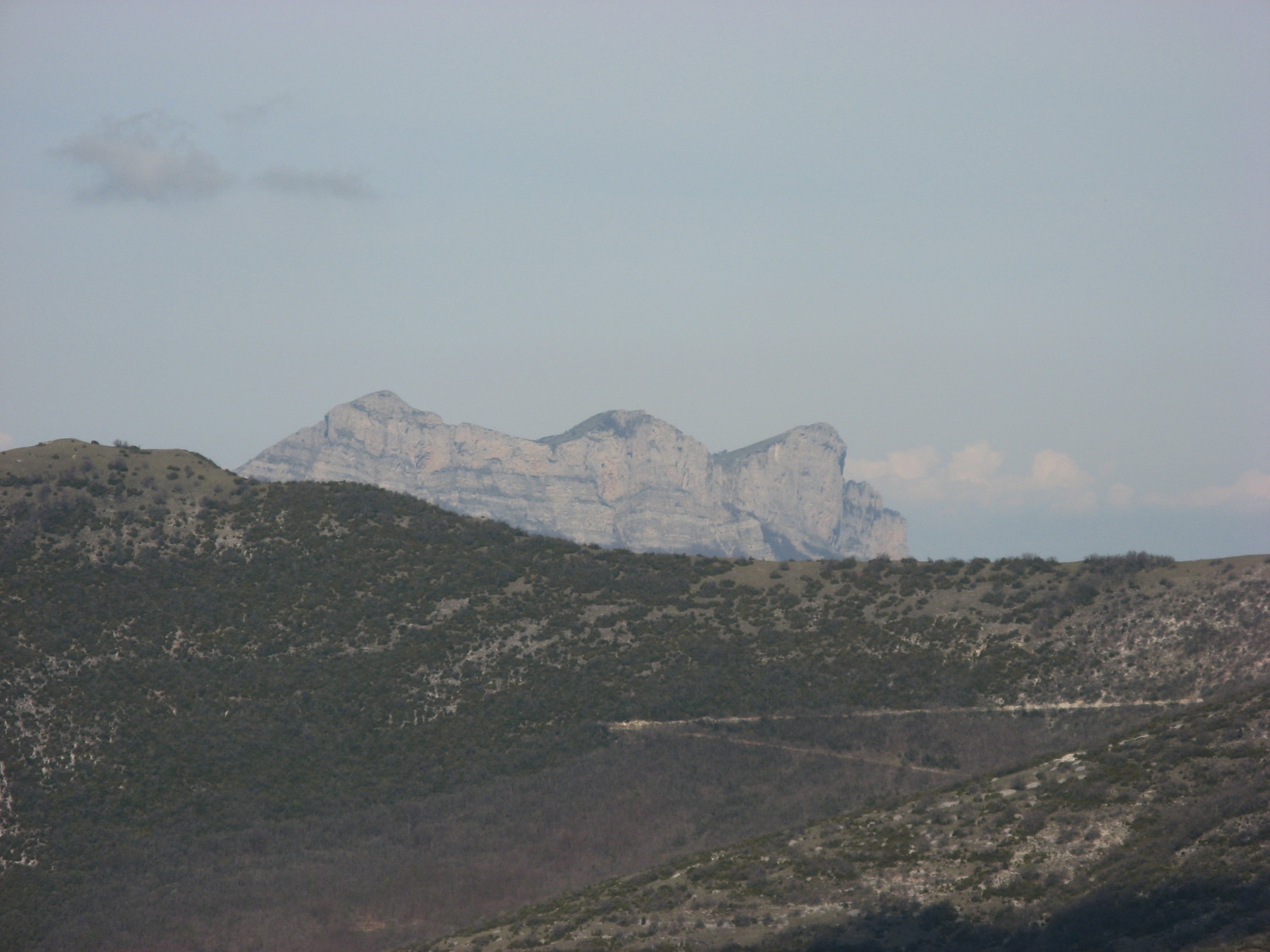 panorama dans la montée, Les trois becs